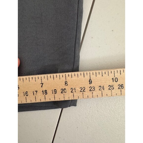 Madewell Pleated Tapered-Leg Pants in Easygoing Crepe 90s Grey - Picture 8 of 13